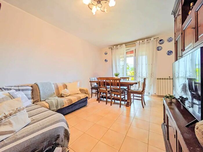 Appartamento con 5 locali in vendita in Via Battaglione I Zinara, Deiva Marina