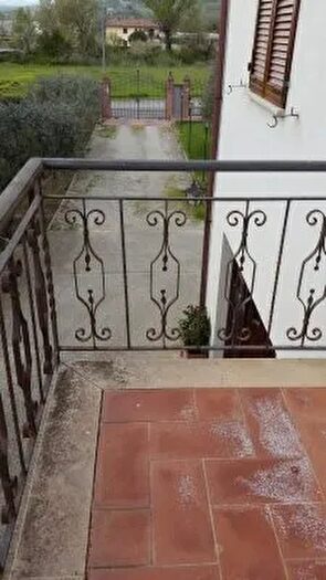 Casa con 12 locali in vendita in San Giustino