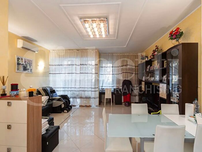 Appartamento quadrilocale in vendita in Viale Romagna, Monza