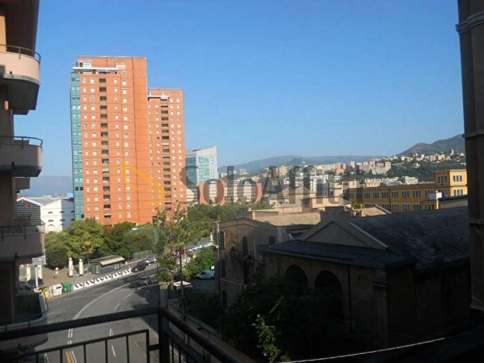 Appartamento con 6 locali in affitto in Via Federico Avio, Sampierdarena, Genova