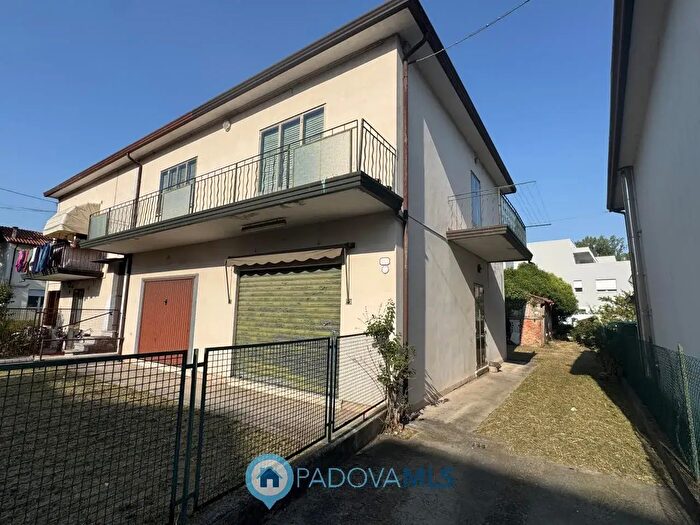 Casa trilocale in vendita in Via Giovanni Boccaccio, Padova