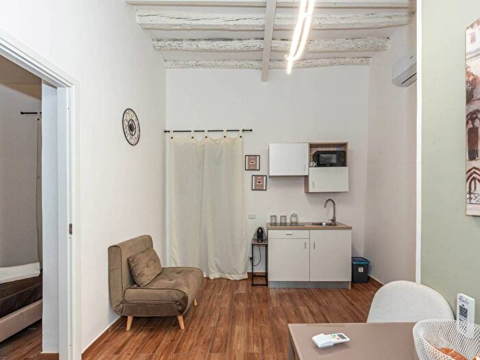 Appartamento bilocale in affitto in Vicolo La Rocca alle Case Nuove, Cassaro, Palermo