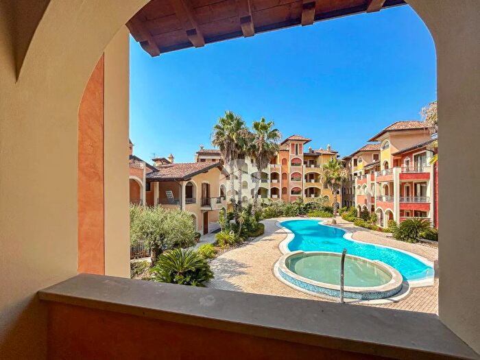 Appartamento trilocale in vendita in Lungolago Giuseppe Zanardelli, Toscolano Maderno