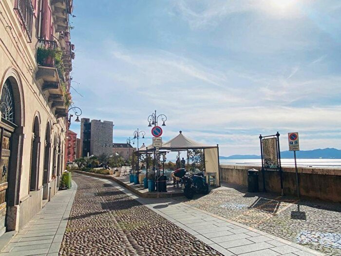 Appartamento monolocale in affitto in Via dei Genovesi, Castello, Cagliari