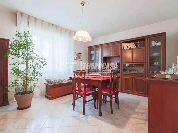 Appartamento con 5 locali in vendita in Viale Tripoli, Rimini