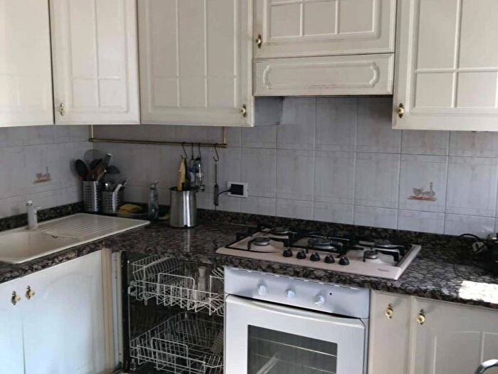 Appartamento con 5 locali in affitto in Via Lucca, Bisceglie, Milano