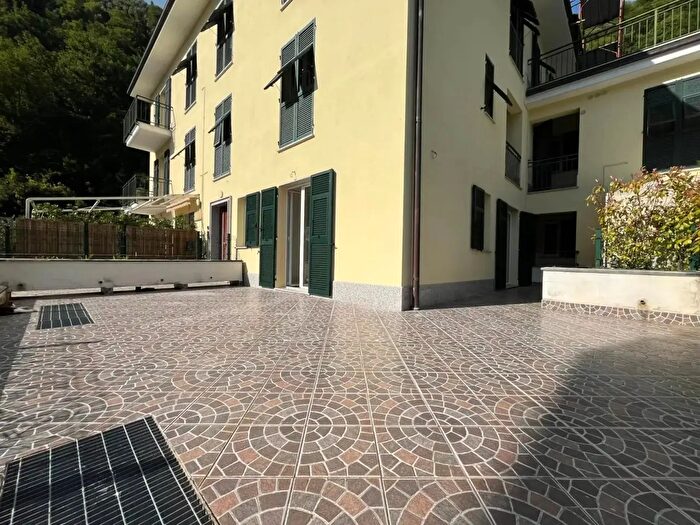 Appartamento bilocale in vendita in Via Giuseppe Garibaldi Ne, Ne
