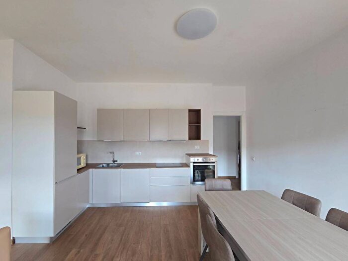Appartamento trilocale in affitto in Via Gaspara Stampa, Piazza Giovanni XXIII, Cagliari