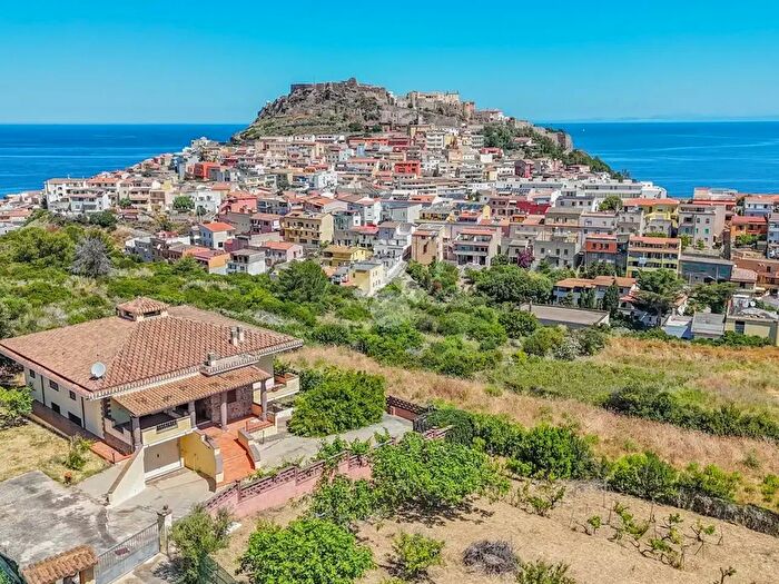 Casa con 7 locali in vendita in Via Sassari, Castelsardo
