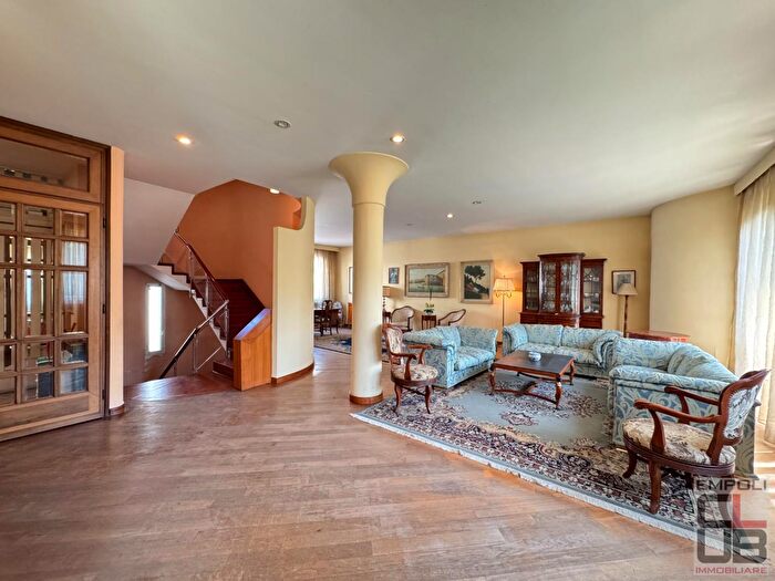 Casa con 10 locali in vendita in X Settembre, Empoli