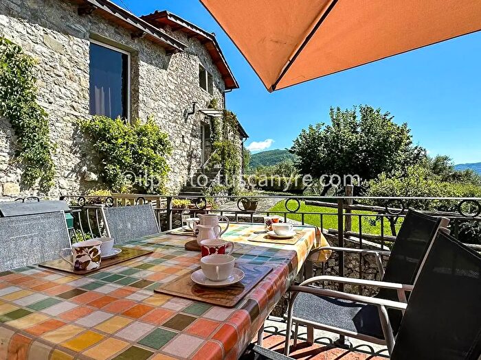 Casa con 6 locali in vendita in Strada Provinciale, Pescaglia