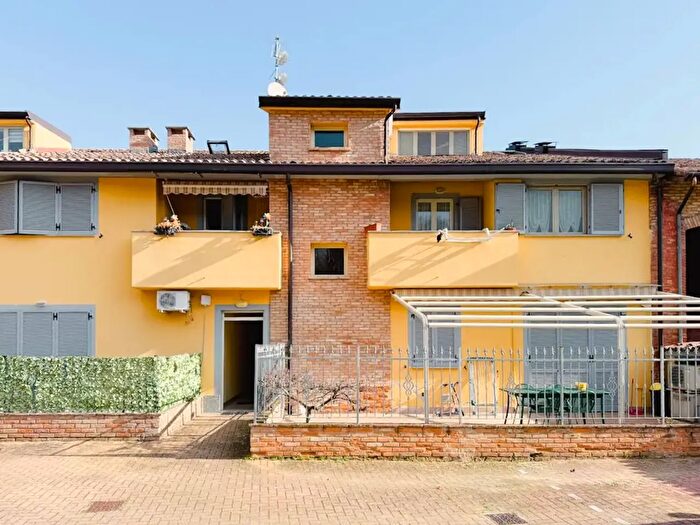 Appartamento bilocale in vendita in Via Roma, Codevilla