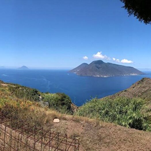Casa con 5 locali in vendita in Località Quattropani, Lipari