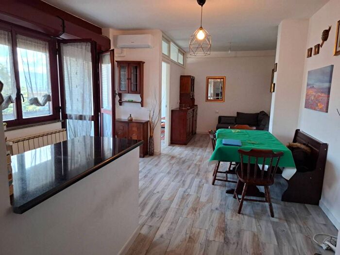 Appartamento trilocale in affitto in Via dei Girasoli, Collefiorito, Guidonia Montecelio