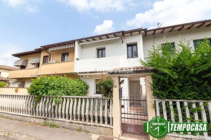 Casa quadrilocale in vendita in Via Ugo Foscolo Rivolta d Adda, Rivolta DAdda