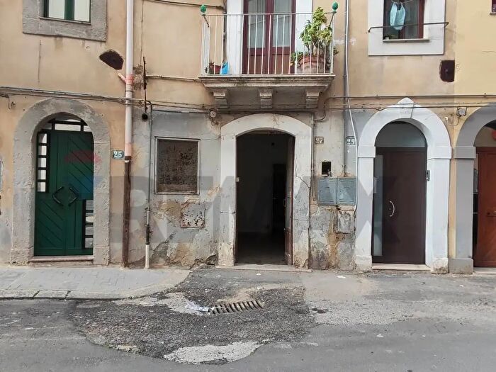 Appartamento trilocale in vendita in Via dAntona, Caltagirone