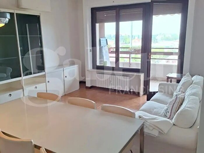 Appartamento trilocale in affitto in Viale Monte Penice, Rozzano
