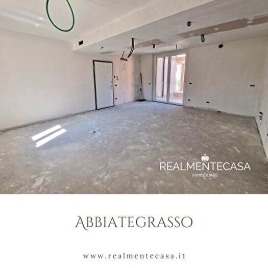 Appartamento quadrilocale in vendita in Viale Giuseppe Mazzini, Abbiategrasso