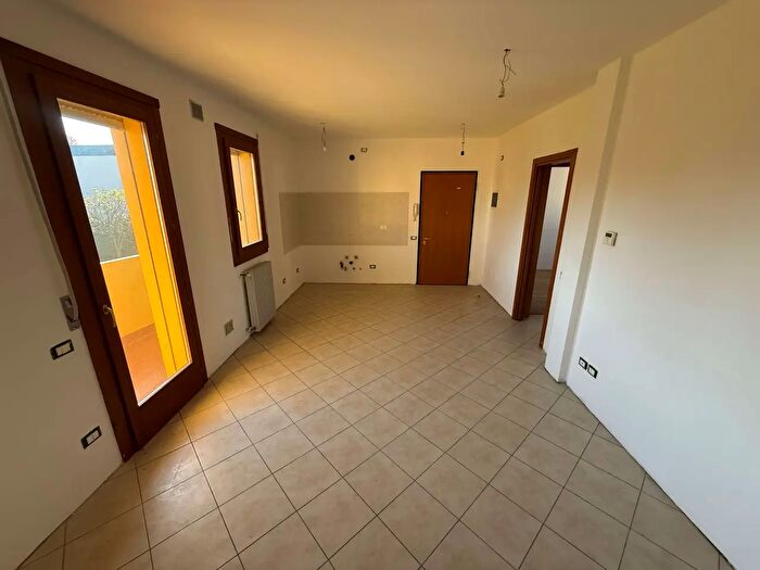 Appartamento trilocale in vendita in Via Cavalieri di Vittorio Veneto, Correzzola