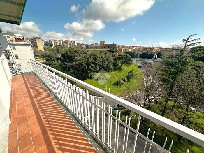 Appartamento bilocale in vendita in Via Jannelli Gabriele Neo Ristrutturato, Napoli