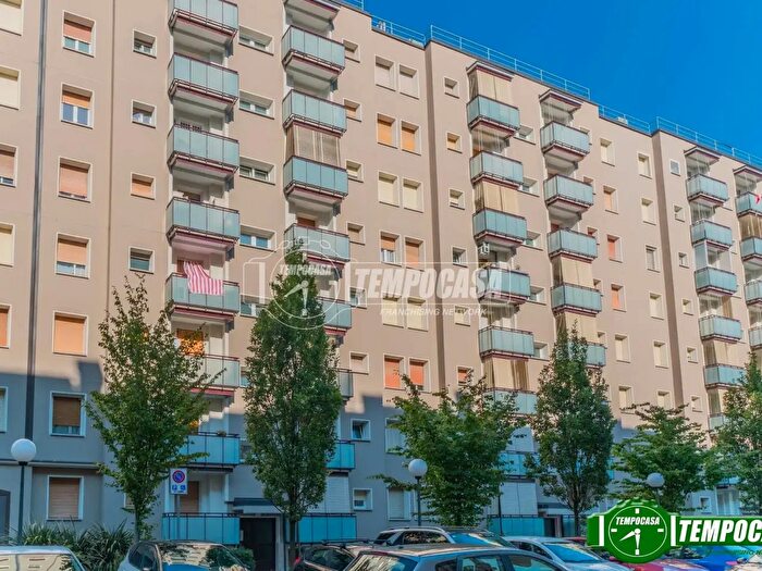 Appartamento trilocale in vendita in Via Filippo De Pisis, Milano