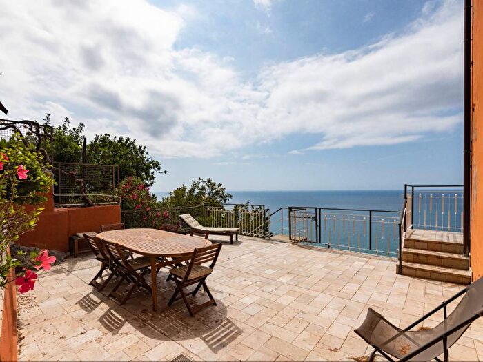 Appartamento con 6 locali in affitto in Strada Privata Santa Croce, Via Solva Santa Croce, Alassio