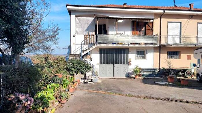 Casa trilocale in vendita in Via Provinciale Barge, Envie