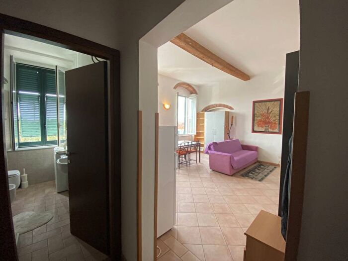 Appartamento monolocale in affitto in Via Castelli, Quartiere Venezia, Livorno