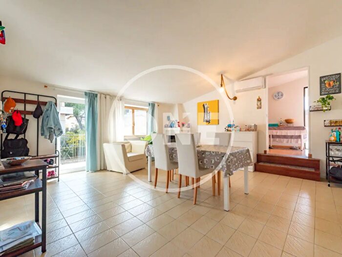 Appartamento con 5 locali in vendita in Via Villalba, Roma