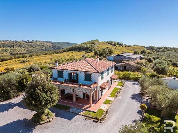 Casa con 6 locali in vendita in Strada Provinciale Amiatina, Scansano