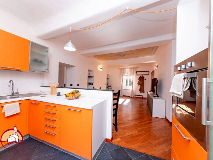 Appartamento trilocale in affitto in Via Sestri, Sestri Ponente, Genova