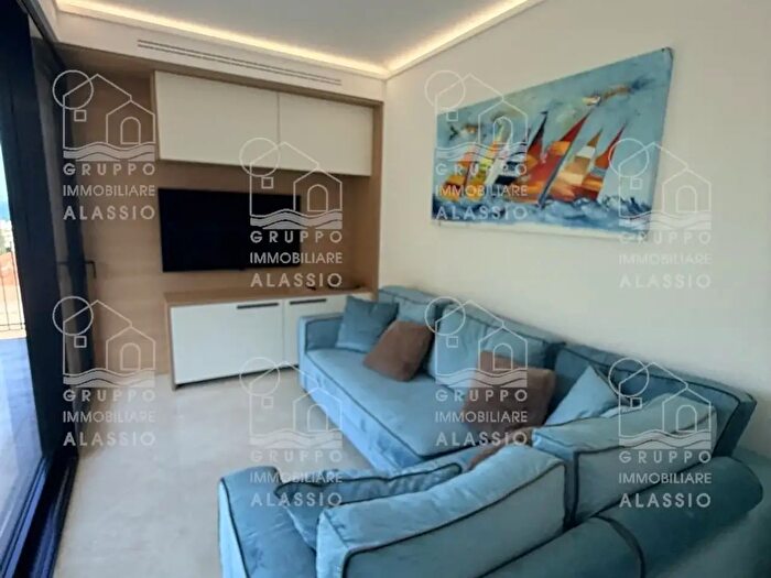 Appartamento trilocale in vendita in Via Borri, Alassio
