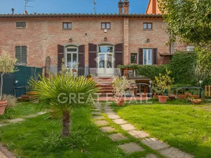 Appartamento con 6 locali in vendita in Via Garibaldi, Castiglione Del Lago