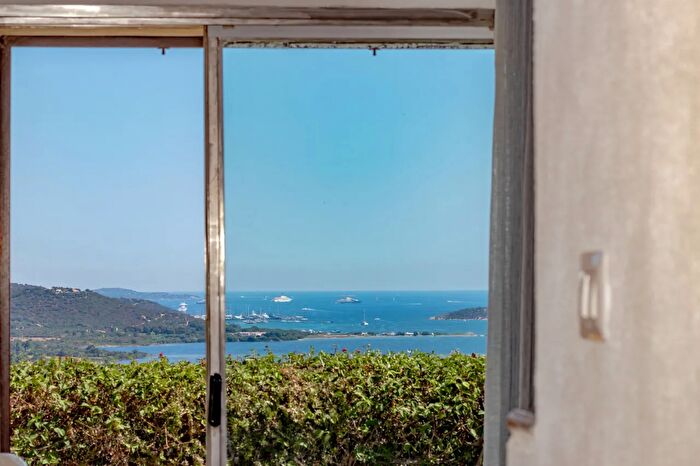 Casa trilocale in vendita in Via Cugnana, Olbia