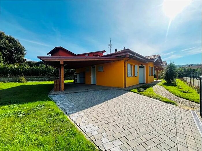 Casa quadrilocale in vendita in Via XXV Aprile Villafranca in Lunigiana Ms, Villafranca In Lunigiana
