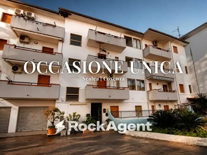 Appartamento trilocale in vendita in Via G Oliva, Scalea