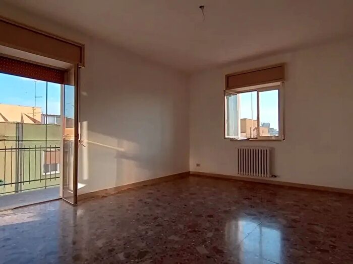 Appartamento con 5 locali in vendita in Via Domenico Savino, Taranto