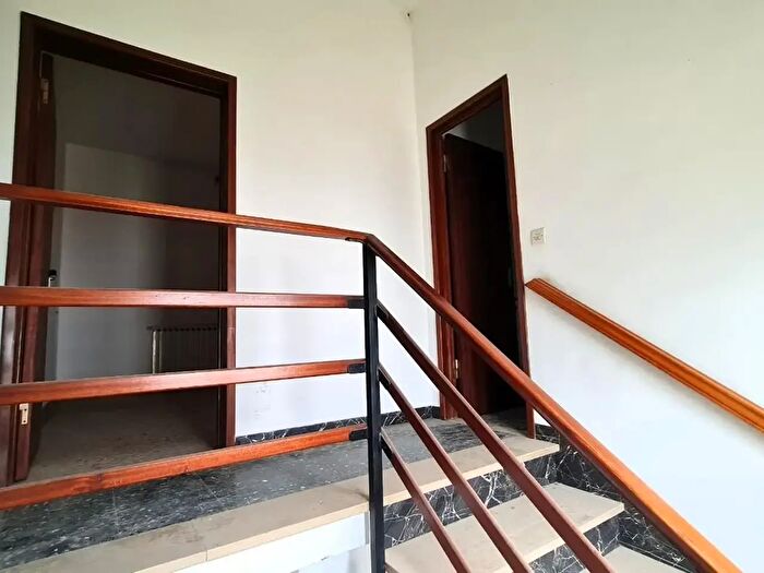 Casa con 8 locali in vendita in San Miniato