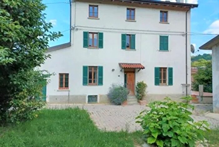 Casa con 5 locali in vendita in Frazione Roncole Canneto Pavese, Canneto Pavese