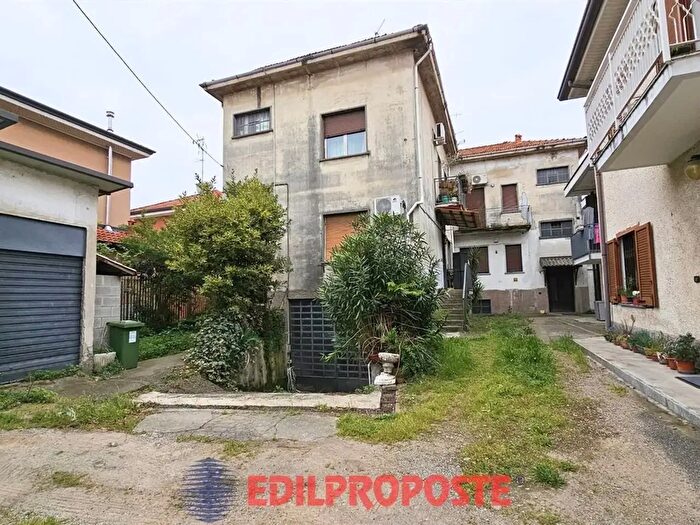 Casa trilocale in vendita in Via Vicenza, Varedo