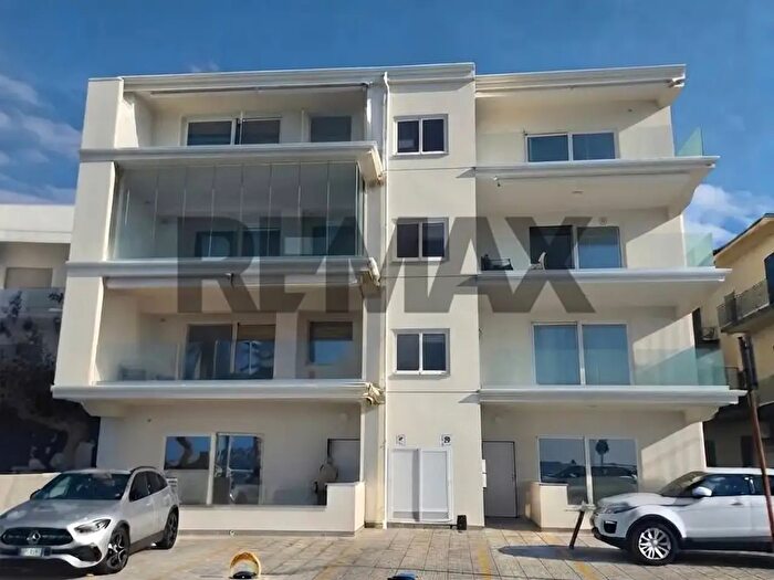 Appartamento trilocale in vendita in Via Andrea Doria, Capo D'Orlando