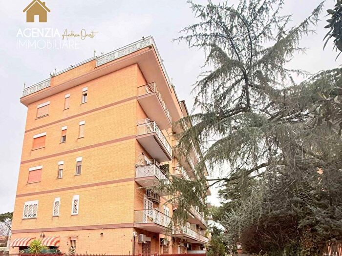 Appartamento trilocale in affitto in VIA LUCA GHINI, Alessandrino Torre Spaccata, Roma