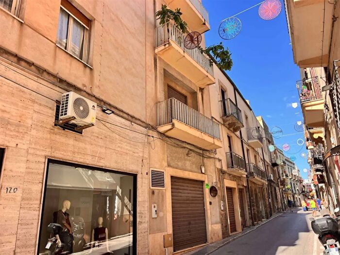 Appartamento con 5 locali in vendita in Vicolo Francipane, Sciacca