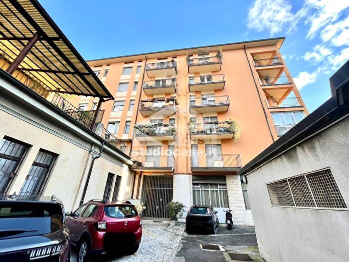 Appartamento trilocale in affitto in via Palazzolo, Stazione, Bergamo