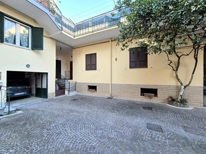 Appartamento trilocale in vendita in Caivano