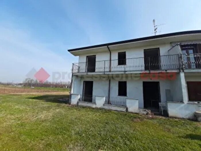 Appartamento trilocale in vendita in Via Legnano, Inveruno