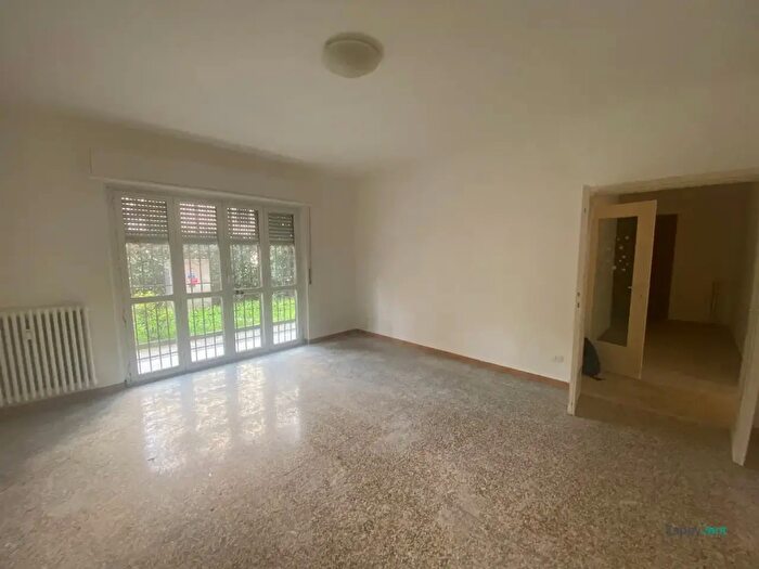 Appartamento quadrilocale in affitto in Via Giuseppe Avezzana, Milano