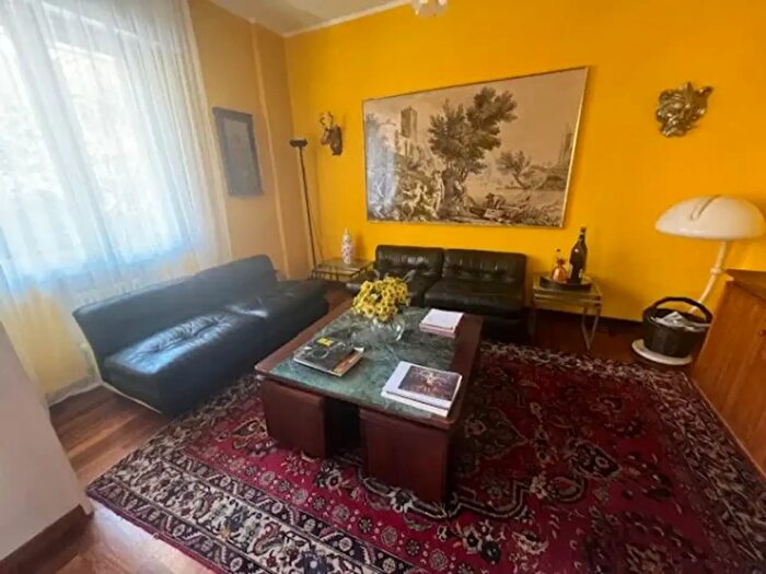 Appartamento con 5 locali in affitto in Viale Alessandro Tassoni, Modena