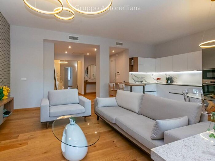 Appartamento con 5 locali in vendita in Corso Francia, San Donato, Torino