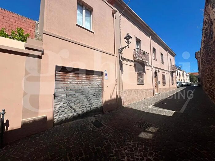 Appartamento quadrilocale in vendita in Via Santa Chiara, Oristano